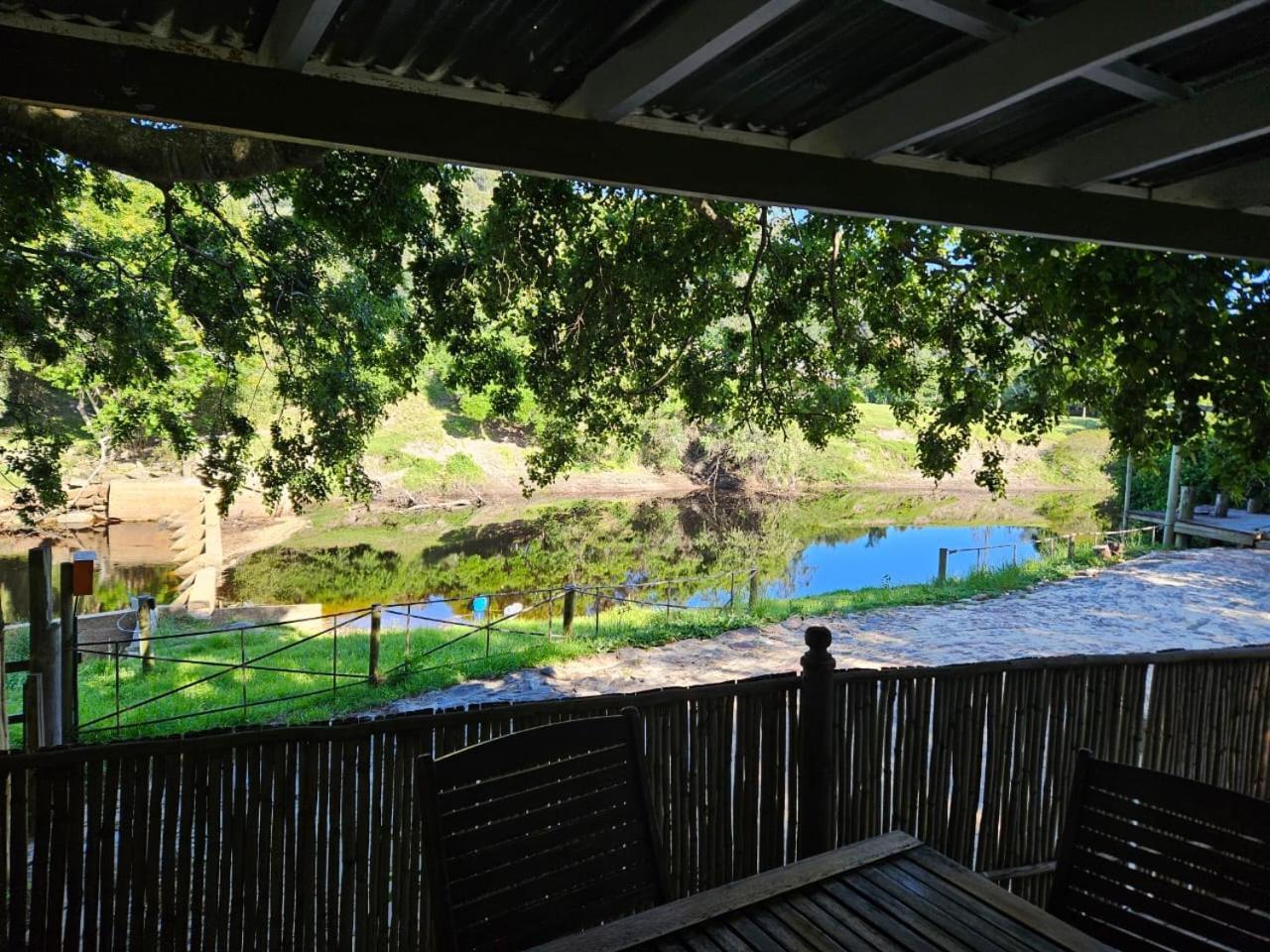 The Riverdeck Accommodation And Backpackers Knysna Ngoại thất bức ảnh