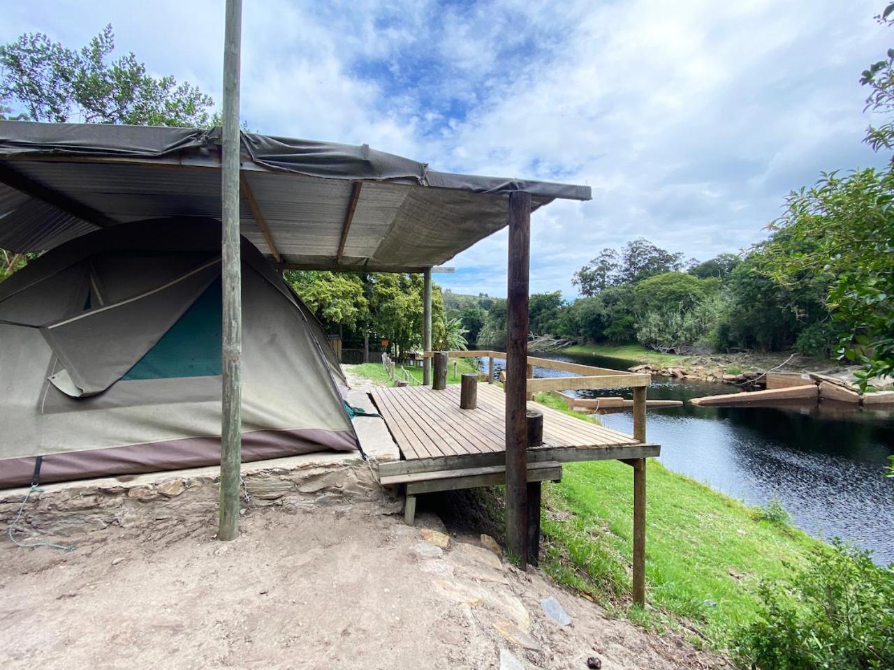 The Riverdeck Accommodation And Backpackers Knysna Ngoại thất bức ảnh