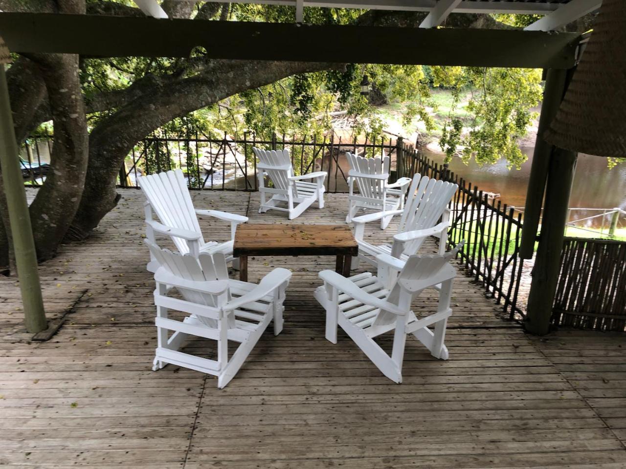 The Riverdeck Accommodation And Backpackers Knysna Ngoại thất bức ảnh
