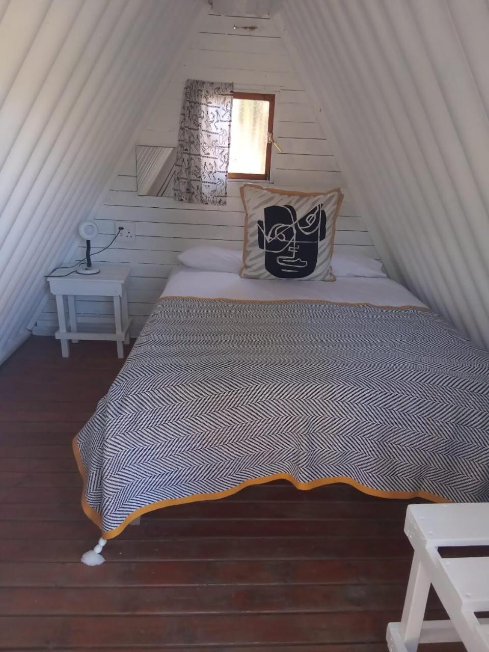 The Riverdeck Accommodation And Backpackers Knysna Ngoại thất bức ảnh