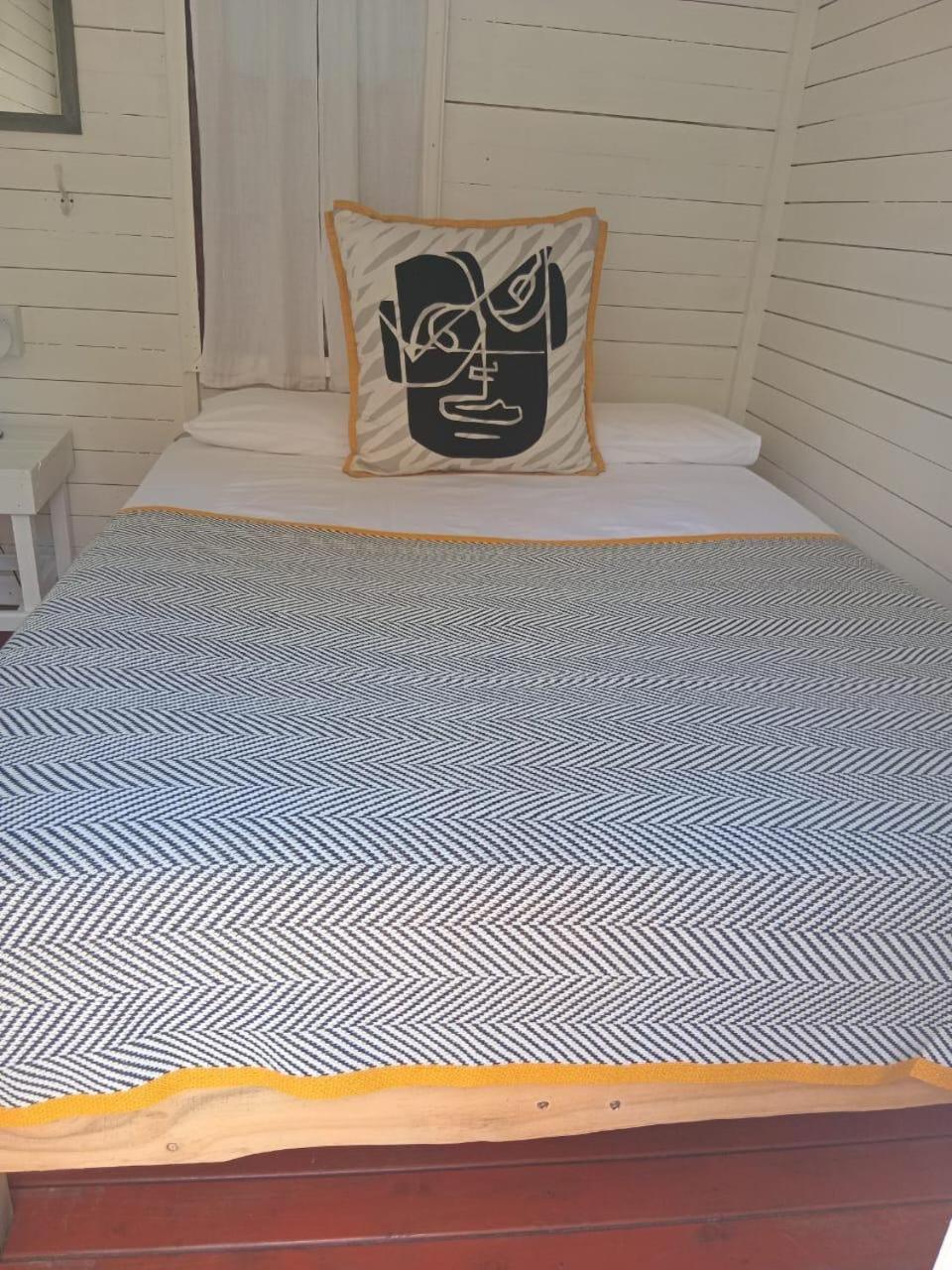 The Riverdeck Accommodation And Backpackers Knysna Ngoại thất bức ảnh