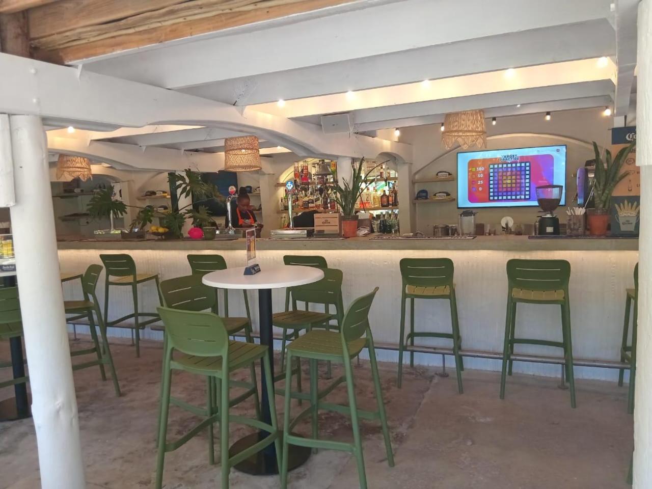 The Riverdeck Accommodation And Backpackers Knysna Ngoại thất bức ảnh